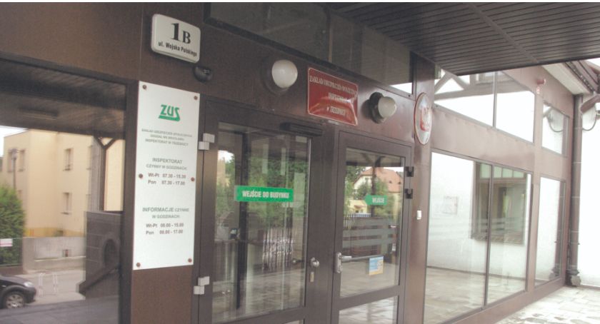 Zostajesz w domu z dzieckiem? – Wniosek o zasiłek wyślij do ZUS online. 