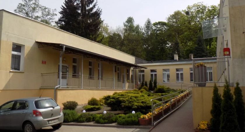 KORONAWIRUS: Dom Pomocy Społecznej w Obornikach Śl. objęty kwarantanną. Wykryto zarażenie. Czy zostaną zamknięci na święta?