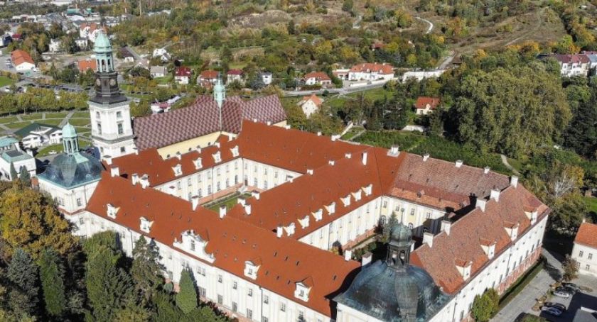 Pompy ciepła ogrzeją zabytkowy klasztor w Trzebnicy 