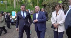 Czy burmistrz zapisał się do Suwerennej Polski? Ziobro w Trzebnicy na “kościelno-politycznym” wiecu