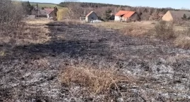 Zanim przyjechała straż, mieszkańcy gasili płomienie łopatami