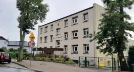 Zdjęcie przedstawia: Kontrowersyjny patron. Dlaczego IPN nakazał wybór nowego?