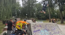 Zdjęcie przedstawia: Młodzież chce renowacji i rozbudowy skateparku [FILM]