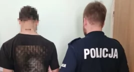 Proszek i niebieskie kryształki w pokoju nastolatka