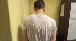 Kopał i wyzywał funkcjonariuszy. Postawiono mu 5 zarzutów
