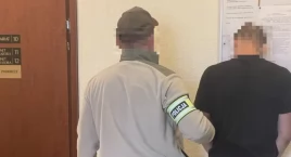 Zdjęcie przedstawia: Ukradł buty. Postawiono mu 13 zarzutów