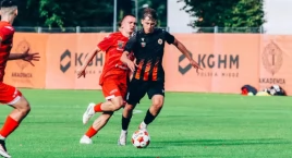 Remis z rezerwami Chrobrego i efektowny awans w Puch…