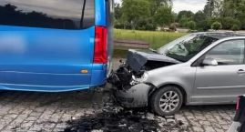 Jeden uderzył w dostawczaka. Drugiego zdradził styl jazdy