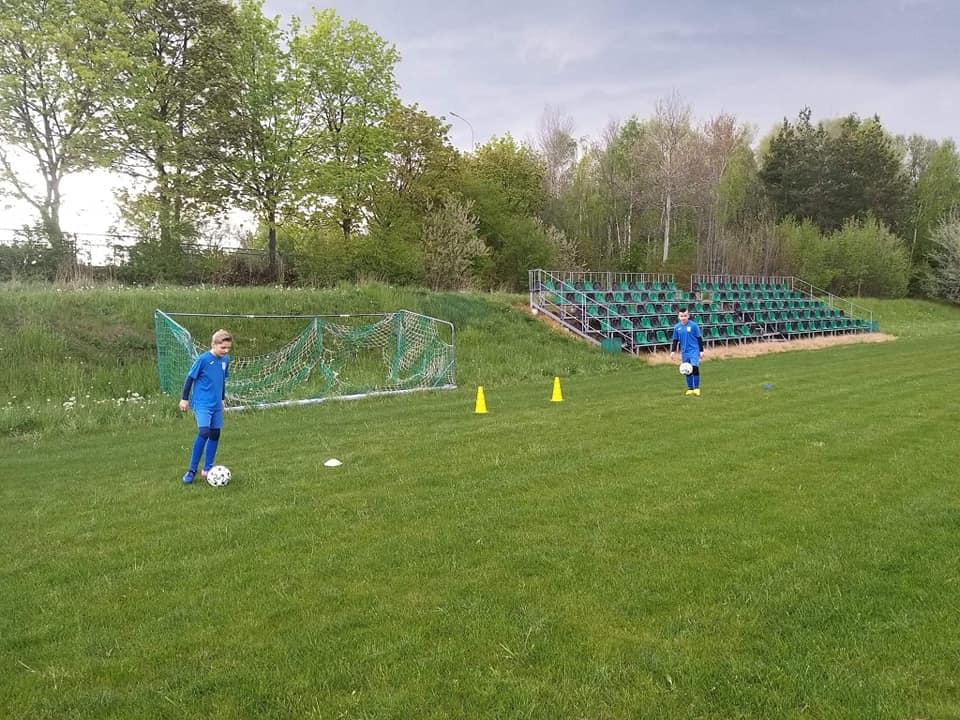 Boiska i obiekty sportowe nie świecą już pustkami. W nowej piłkarskiej rzeczywistości [ZDJĘCIA]