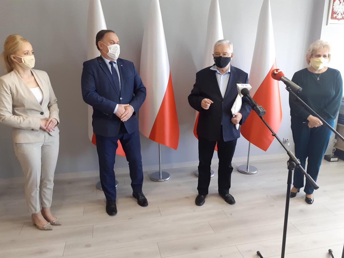 Jak państwo wspiera podopiecznych domów opieki?