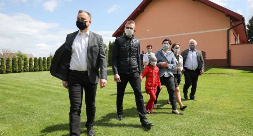 Andrzej Duda odwiedził rodzinę Trepków w gm. Pawłów