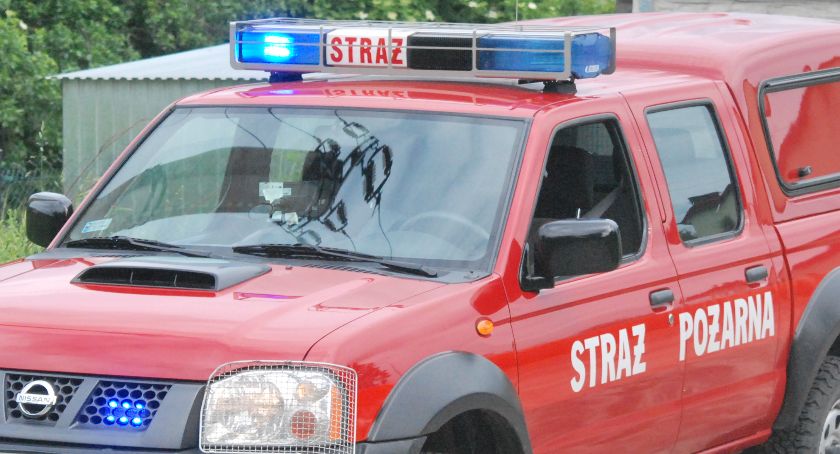 PILNE: pożar w mieszkaniu. Na ratunek ruszył ciężki sprzęt