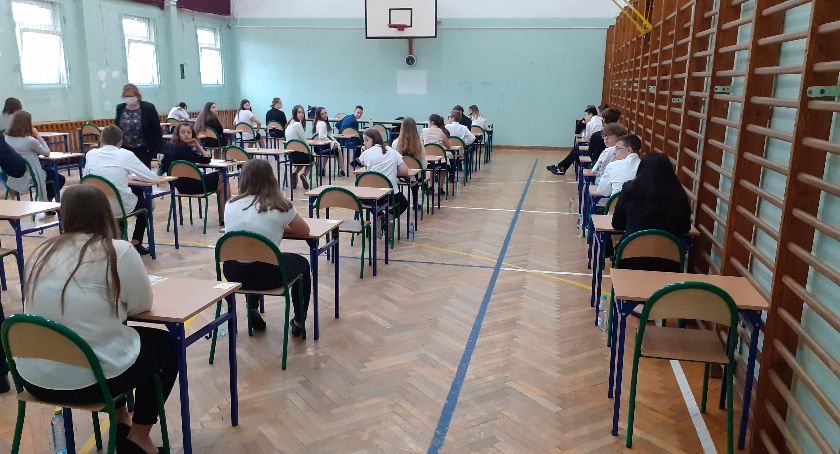 W Starachowicach wystartował egzamin ósmoklasisty 