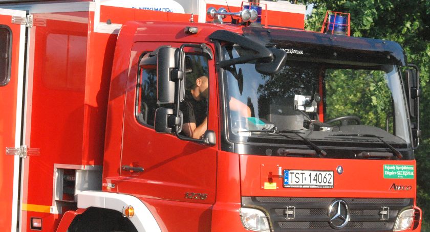 Zaniepokojeni sąsiedzi zaalarmowali służby. Bo miał być na kwarantannie...