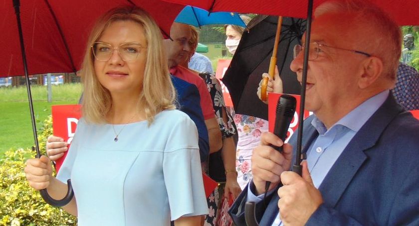 Starachowice. Wyborczy meeting w deszczu (zdjęcia)