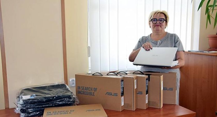 Laptopy do zdalnej nauki