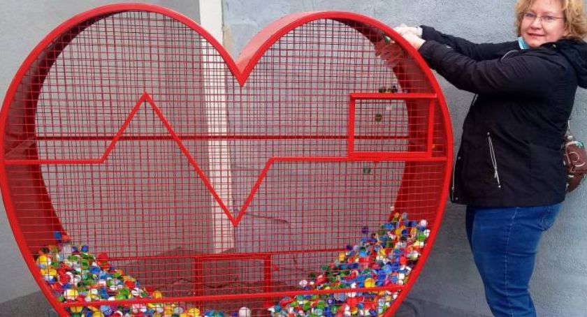 Uczniowie starachowickich szkół pomagają i recyklingują