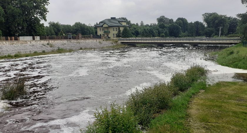 Stan alarmowy nadal w Wąchocku. Gmina przgotowana na najgorsze 