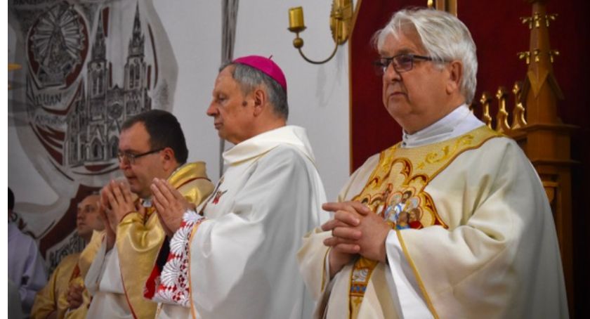 Jubileusz Proboszczów. Ks. Biskup zawierzył Starachowice Matce Bożej Nieustającej Pomocy
