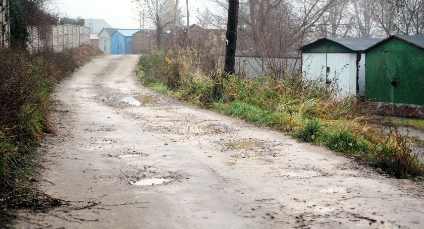 Zacisze czeka na drogę