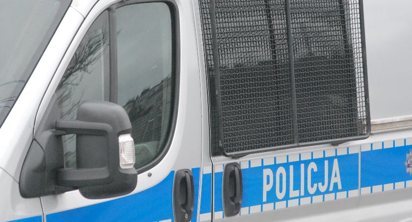 Niedziałające światła i jego pierwsze efekty. Policjanci na miejscu 