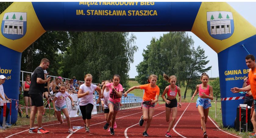 Odmrażają lokalne zawody lekkoatletyczne. LKB Rudnik organizatorem 21. biegu im. Stanisława Staszica