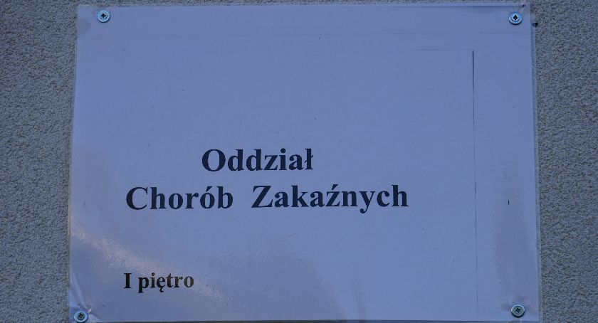 W żółtej strefie. SARS-CoV-2 nadal obecny w dwóch powiatach 