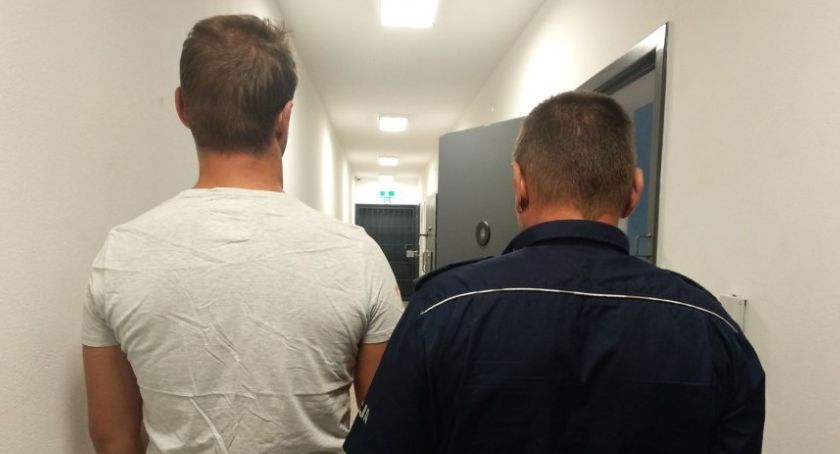 Głowę przycisnęli mu poduszką. Brutalny napad z przestępczym duetem w roli głównej [ZDJĘCIA]