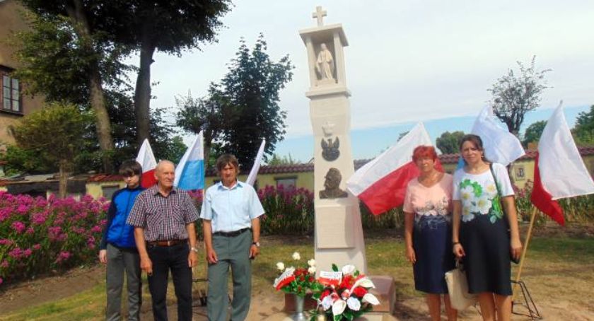 Wąchock wzbogacił się o kolejny pomnik. Tym, którzy walczyli z bolszewikami
