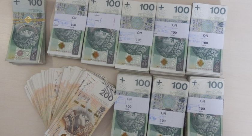 Gigantyczne oszustwa metodą na policjanta. 105 i 70 tysięcy złotych...