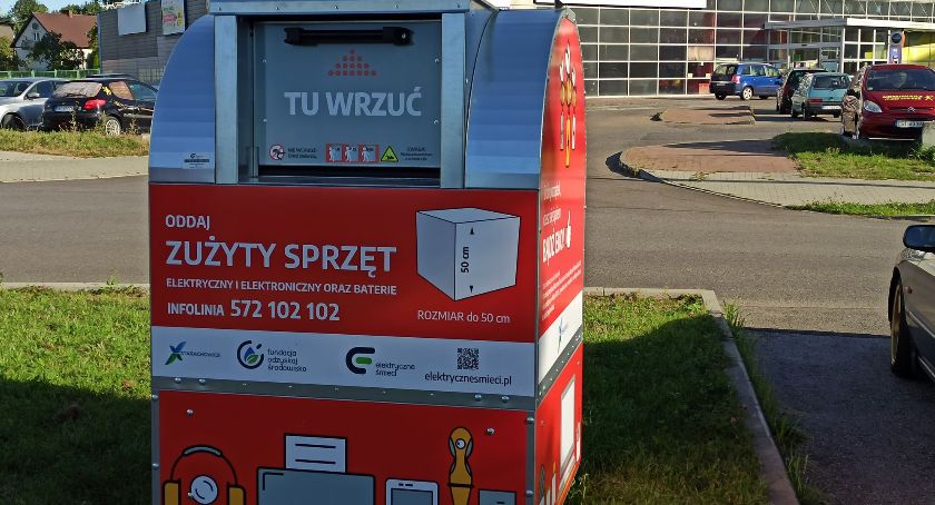 Czerwone pojemniki w mieście - czemu służą?