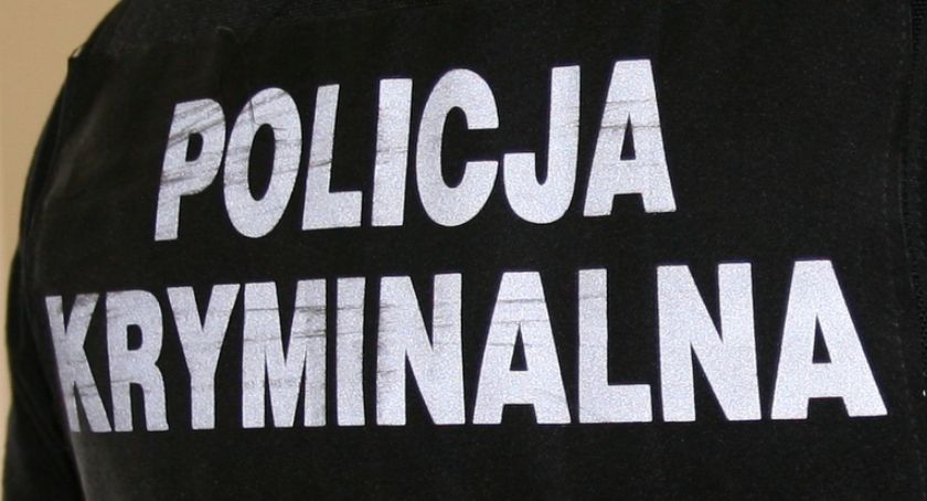 Bombowy żartowniś nadal na wolności. Kto rozsyłał maile po szkołach?