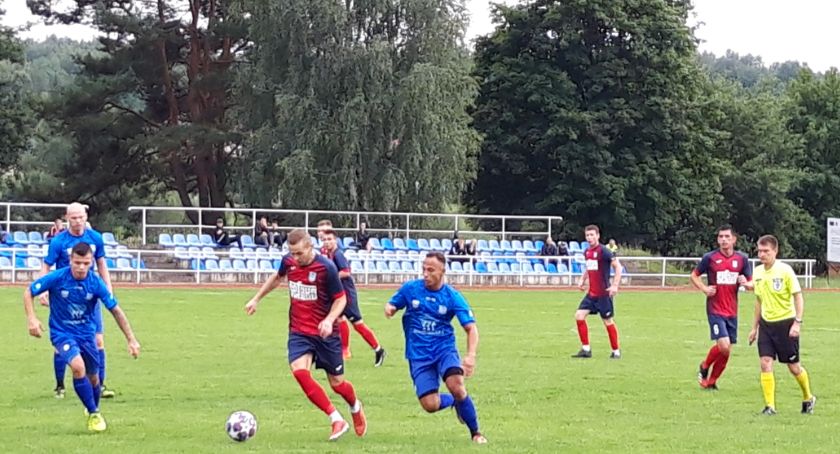 Kamienna zgłasza aspiracje do IV ligi. Triumf z dedykacją dla jubilata