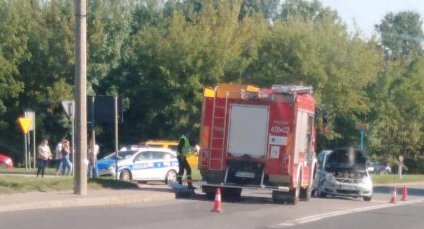 PILNE: gigantyczny korek na odcinku drogi krajowej nr 42. Są poszkodowani