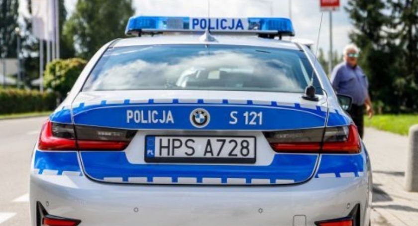 Palety, złodziej i policjanci. Właściciel już oszacował straty 