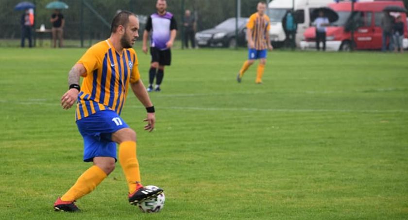 Jarosław Kończak trafia do siatki dwukrotnie. Dublet playmakera Arki