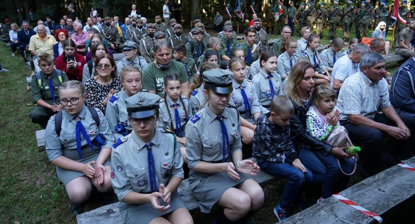 Ponuremu, Nurtowi i ich Żołnierzom!