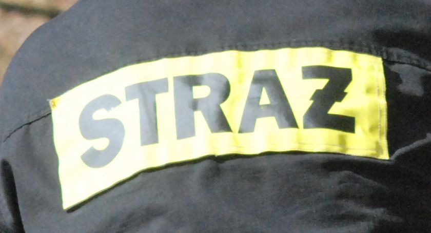 PILNE: dachowanie samochodu w Brodach. Strażacy już na miejscu