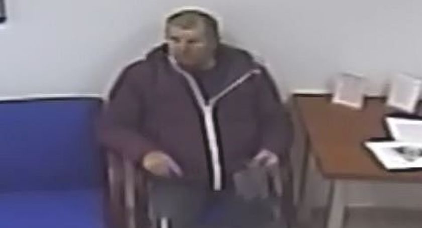 Po ponad roku od zdarzenia. Jeśli go widziałeś, poinformuj o tym policję [ZDJĘCIA]