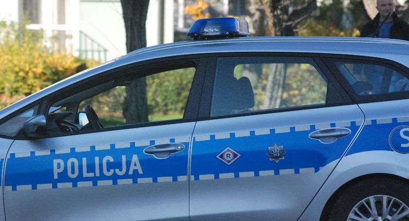 Świadkowie śmiertelnego wypadku pilnie poszukiwani. Funkcjonariusze ze Starachowic proszą o pomoc