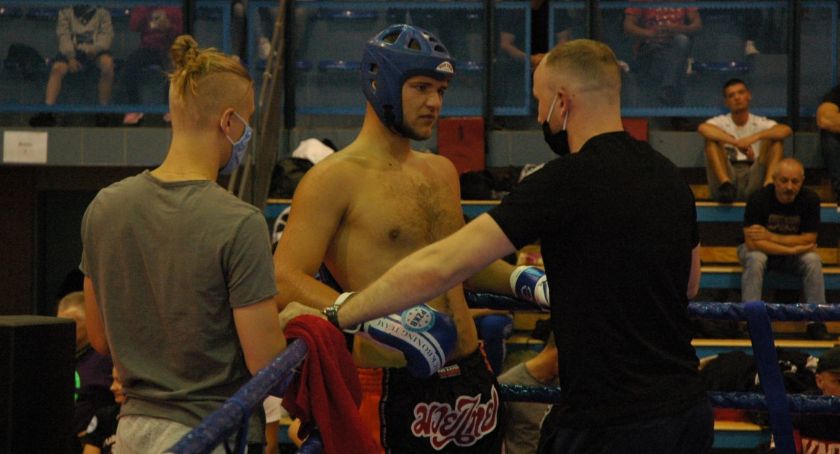 Wicemistrz Polski ze starachowickiego Dragona liczy na kolejne medale. W jego narożniku Dawid Kasperski i Adrian Gunia