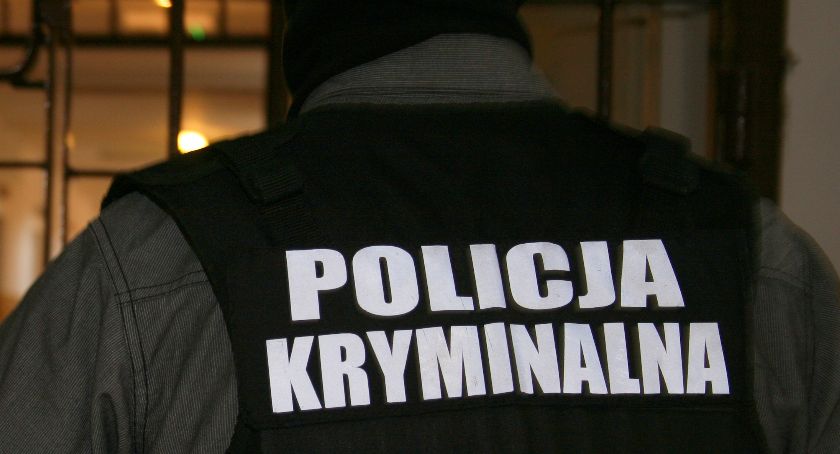 Brutalny napad na seniorkę. Z domu zabrano jej ok. 10 tys. złotych