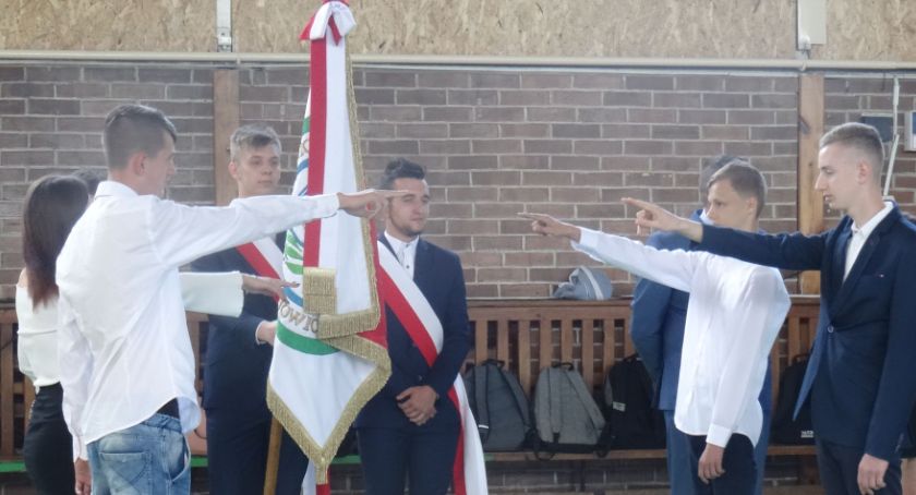 Uroczyste ślubowanie na Szkolnej