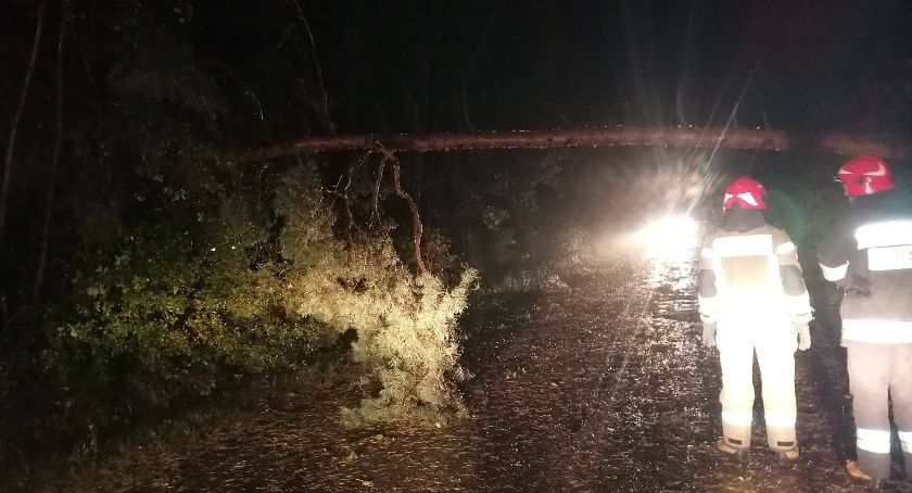 Pogoda sprawiła niemiłą niespodziankę. Wiatr zerwał dach tartaku