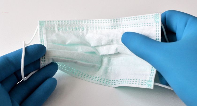PILNE: maseczki obowiązkowe nie tylko na terenie powiatu starachowickiego. 