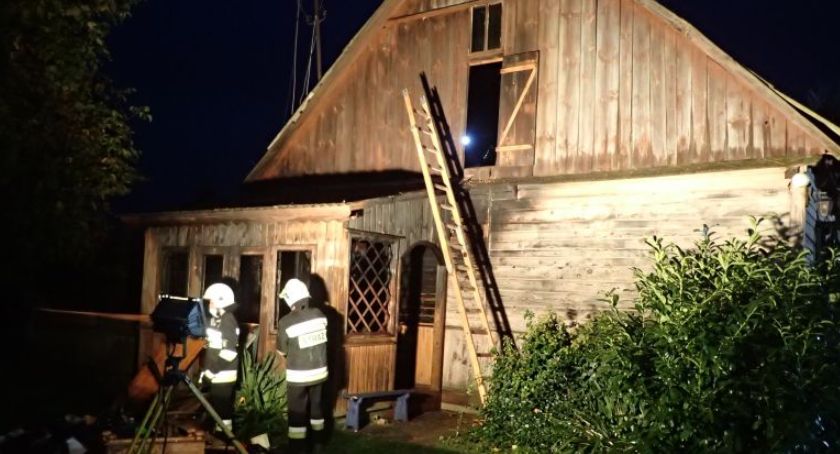 Gorąca butla z gazem mogła wybuchnąć. Niebezpieczny żywioł na terenie gminy Mirzec [ZDJĘCIA]
