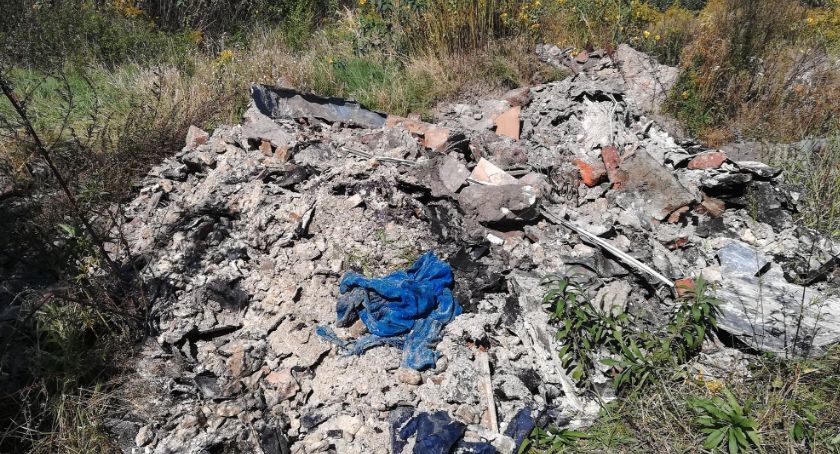 WIOŚ w Kielcach prowadzi kontrolę i zbiera materiał. Jaką tajemnicę kryje działka na osiedlu Bugaj?