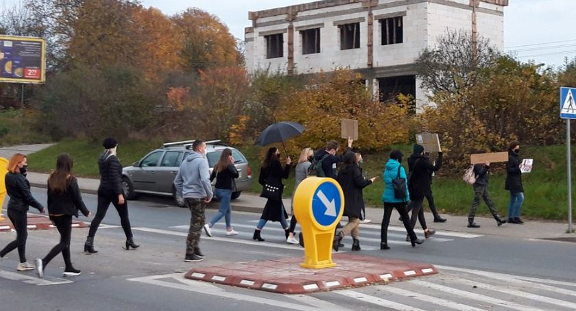 Strajk kobiet i czarny protest w Starachowicach. 