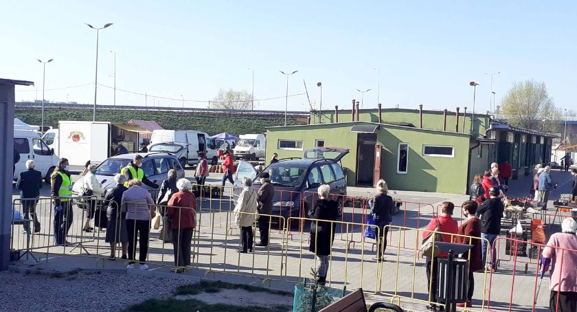 Handel na Targowicy przed świętem Wszystkich Św. 