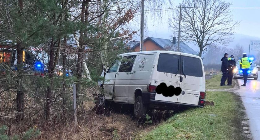  Fatalny poranek na drodze w Wilkowie. Poszkodowani trafili do szpitala